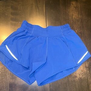 Lululemon Hotty Hot LR Short 2.5"